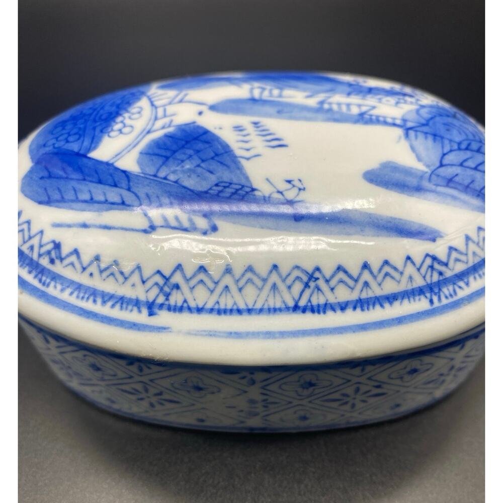 Vintage‎ Oriental Porcelain Trinket Box in Oval shape White and Blue pattern.